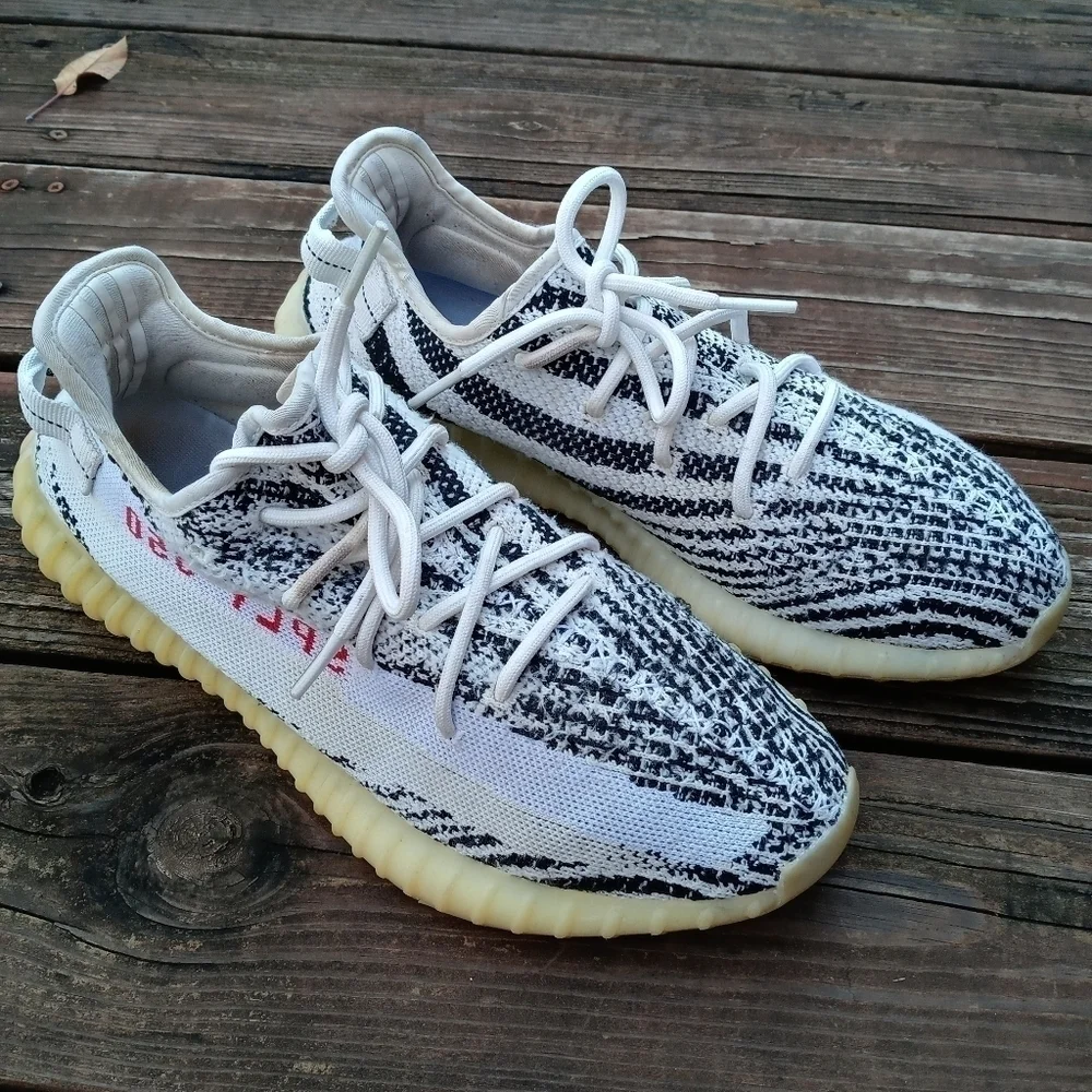 Adidas Yeezy Boost 350 V2 Zebra men's SIZE 11 CP9654 100% AUTHENTIC. 249pem